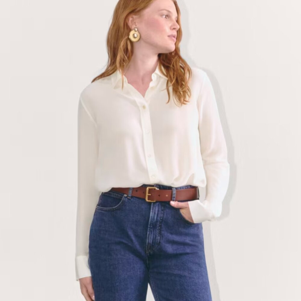 Everlane The Must-Have Shirt in Washable Silk, NWOT Off-White, Size 2